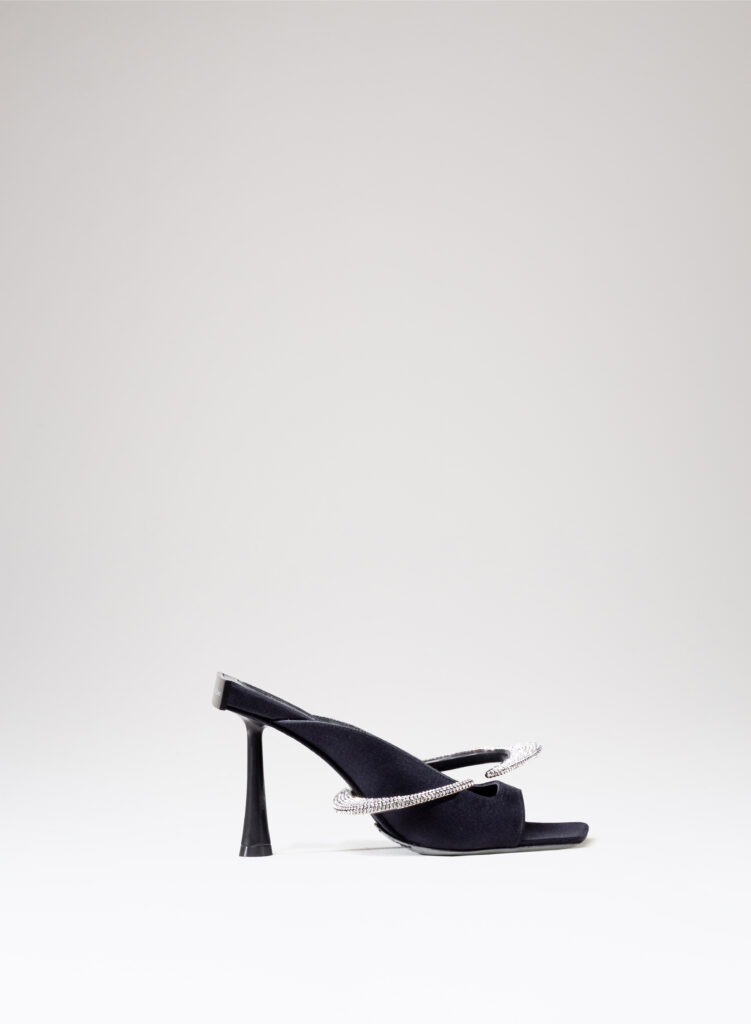 FW23043013_Bruna_James-Bond-